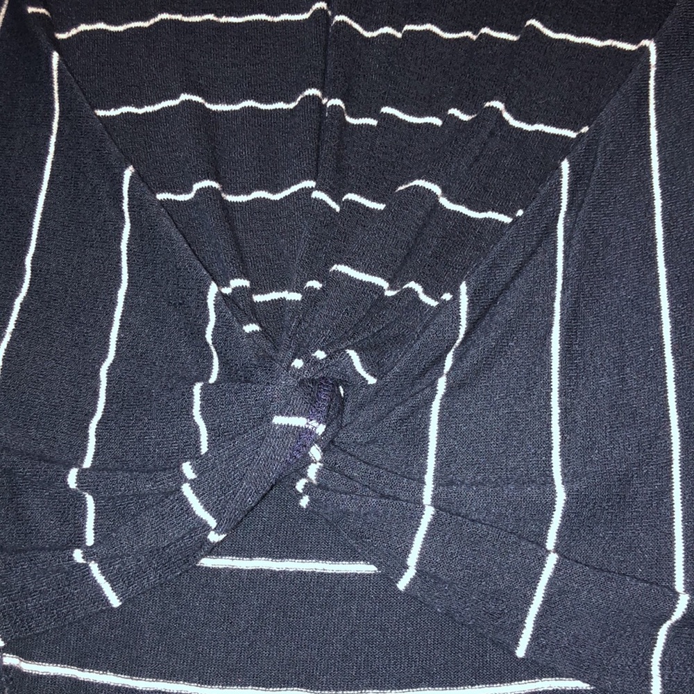 Top - Picture 2 of 3